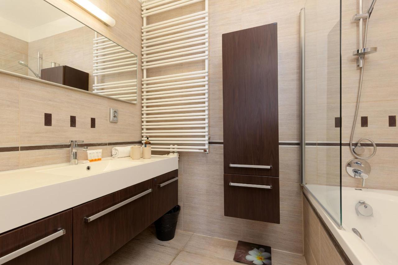 Residence On Wspolna Str. Apartment Warsaw By Renters 외부 사진