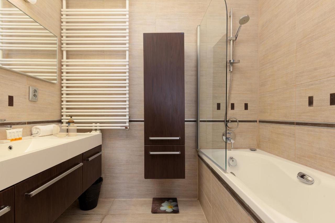 Residence On Wspolna Str. Apartment Warsaw By Renters 외부 사진